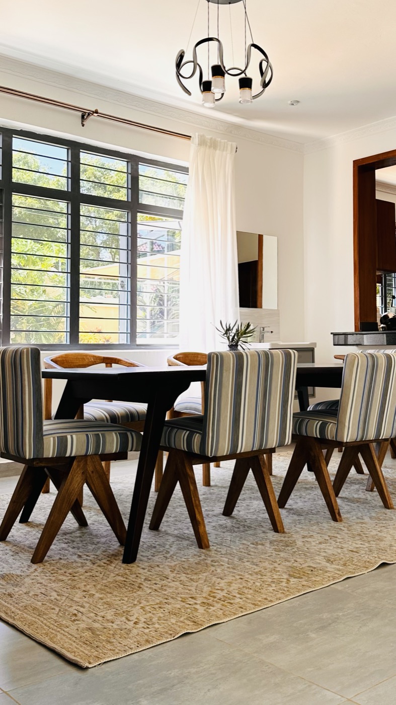 Dining room with garden view
